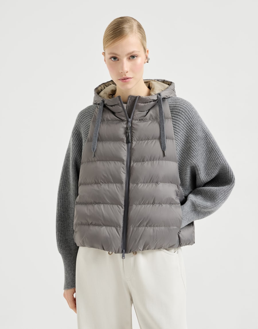 Beaded down jacket in water-repellent matte nylon with virgin wool, cashmere and silk-blend knitted hood and sleeves - Gray